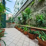 Divina Costa Salerno